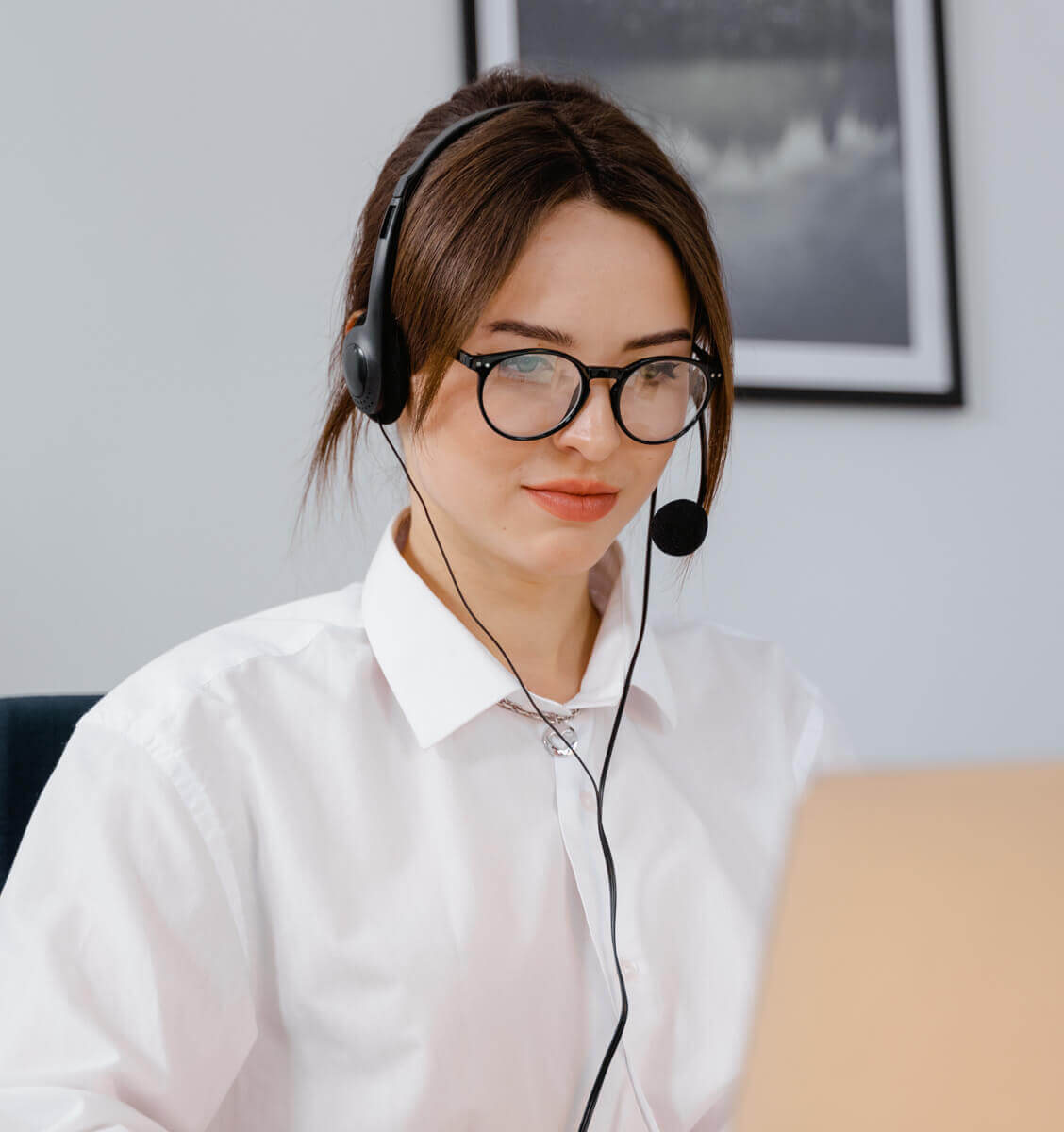 RIFT contact centre agent at work.